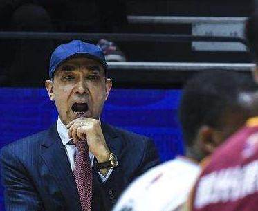 周琦离开新疆艰难启程 季后赛才是更现实目标?